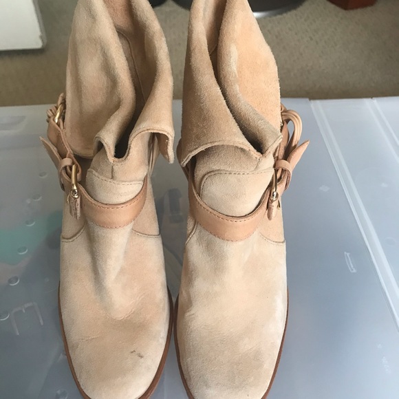 Boots - Picture 2 of 4